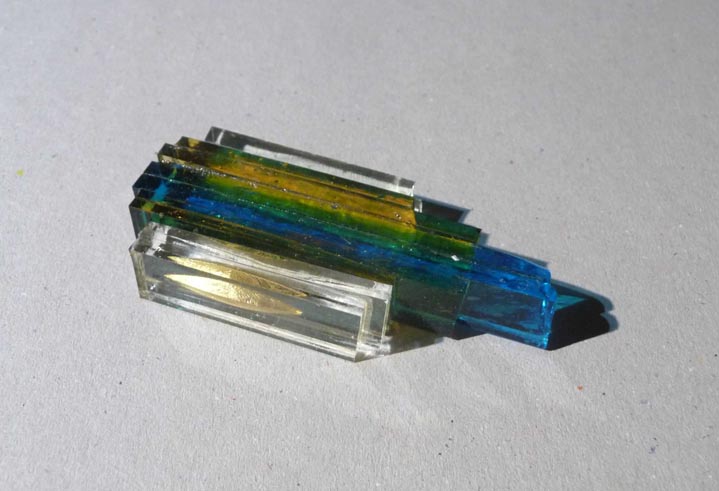 Block aus 8 teils farbigen Scheibchen